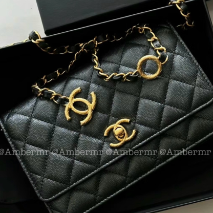 24SS CHANEL CC_キルティングロゴのチェーンウォレット